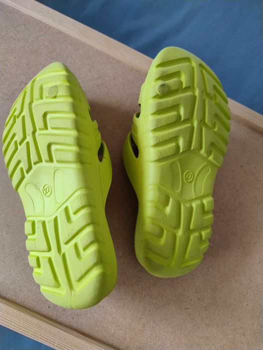 SUPER CENA Klapki dla dzieci marki Sport basenowe rozmiar 27 na plażę