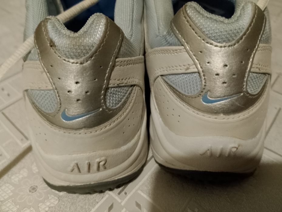 Buty sportowe damskie Nike nowe rozmiar 38,5 wkładki 24,5