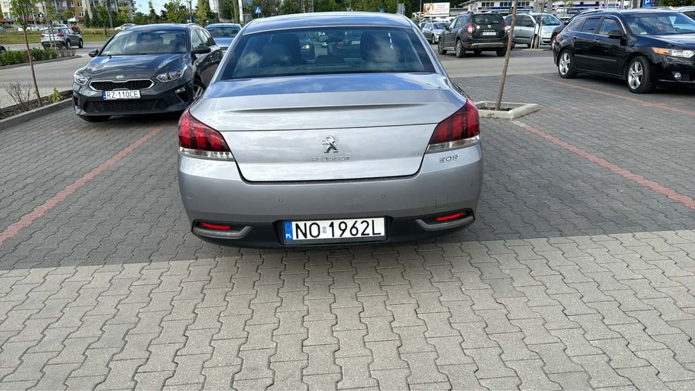Peugeot 508 sedan