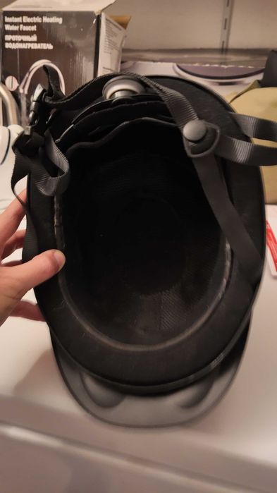 Toque de equitação praticamente novo