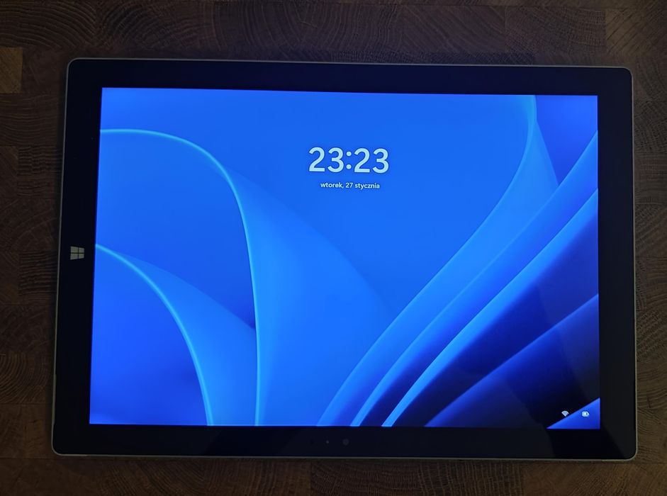 Laptop tablet Microsoft Surface PRO 128 GB Win11 + odłączana klawiatur