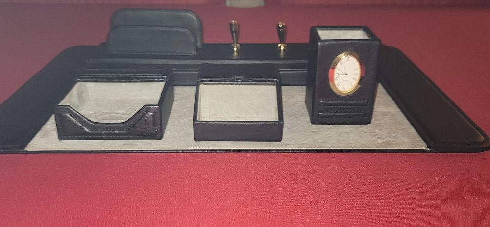 Base de secretária e acessórios
