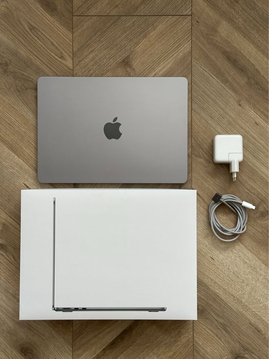 Apple MacBook Air M2 - 24GB Ram / 256GB SSD - Stan IDEALNY!
