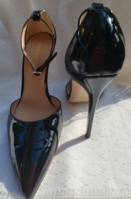 Лакові шкіряні лодочки ANNA BRAIM 37 розміру