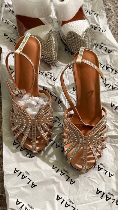 Босоніжки святкові у камінці Alaia Alevi milano лодочки весільні