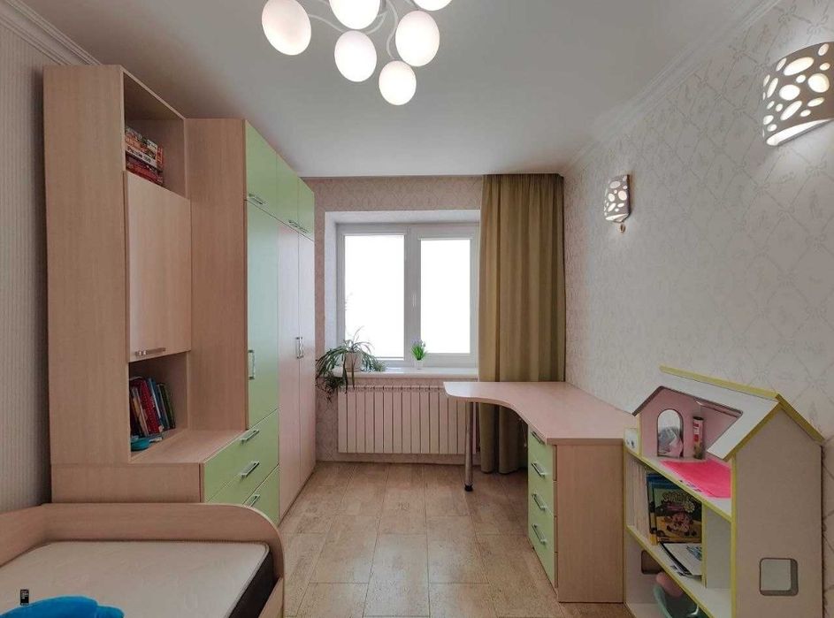 Продам 4к Красный камень, кирпич