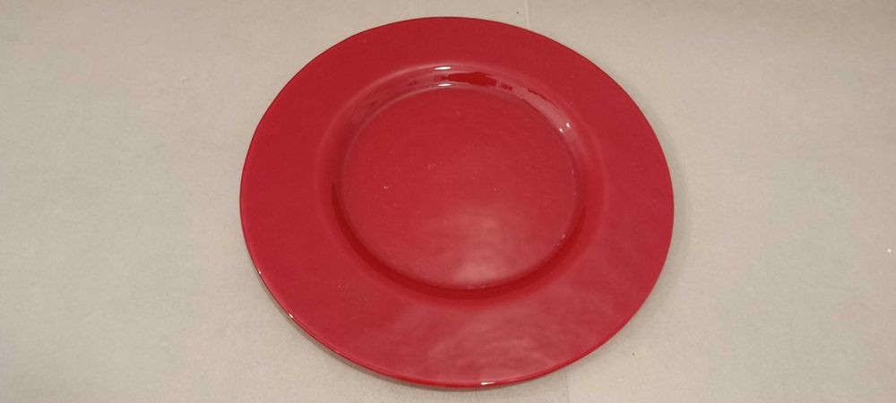 Prato decorativo em cerâmica vidrada