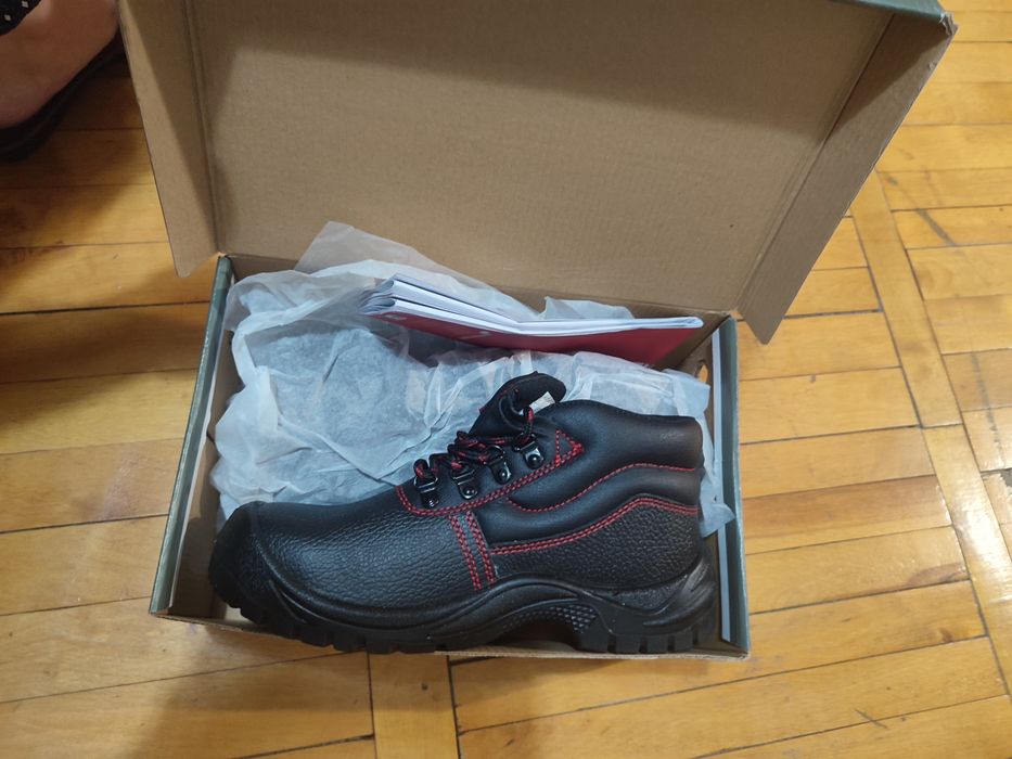 Робочі черевики, Nitras