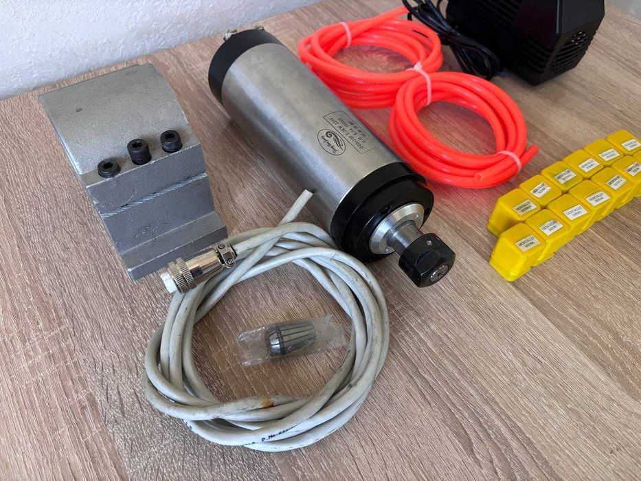 Комплект ЧПК: Шпиндель 2.2 кВт (80 мм, ER20, 220V) + Помпа + Кронштейн + Цанги + Кабель