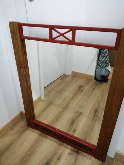 Mesa e espelho de Hall de entrada