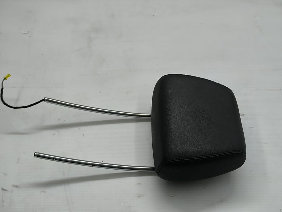 Zagłówek prawy przód e-klasa w212