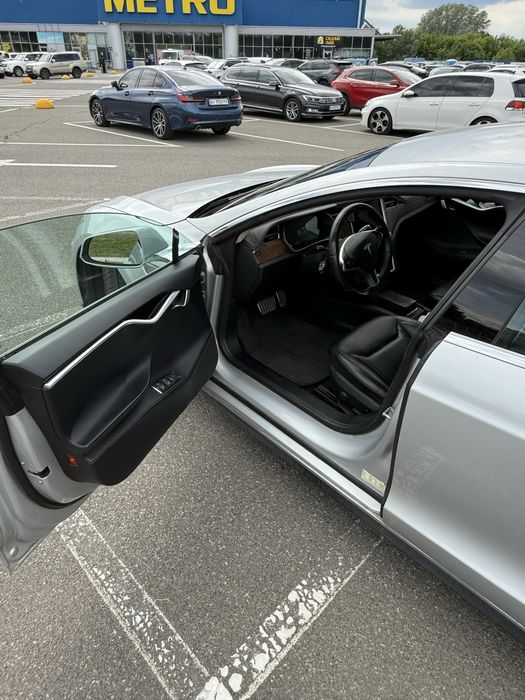 Tesla Model S 75 kwt 2013 г