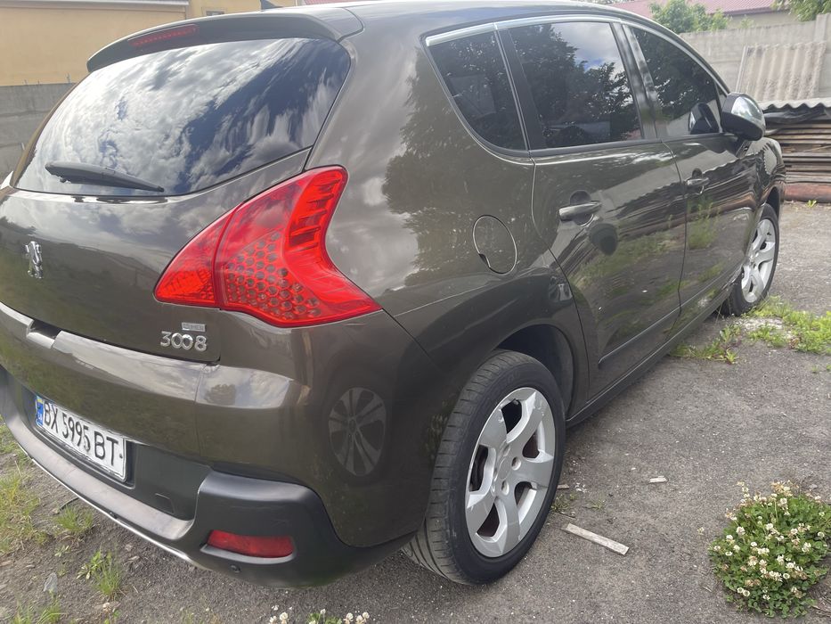Peugeot 3008.                                        .