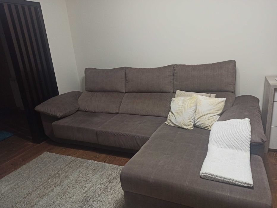 Sofá com chaise longue