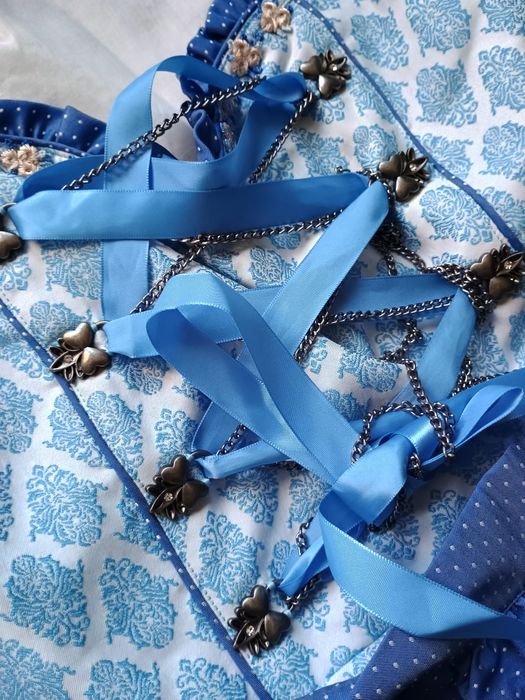 Sukienka bawarska Dirndl tradycyjny strój ludowy