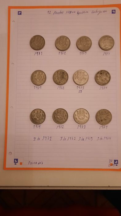 Doze moedas de dez escudos República portuguesa