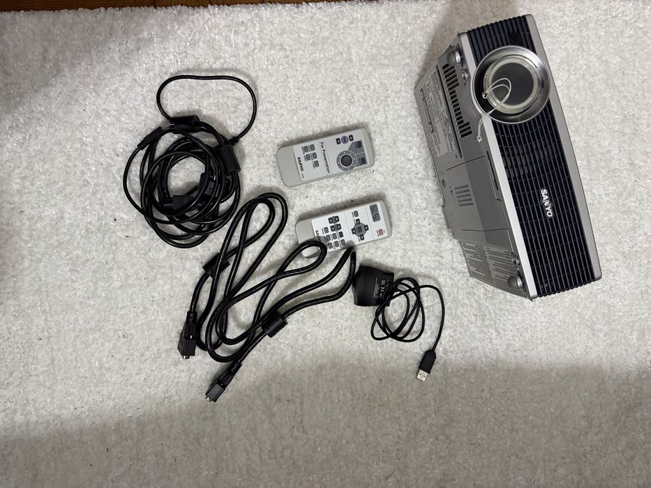 Projector Sanyo PLC Sw30