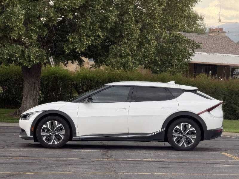 2022 Kia EV6 Light