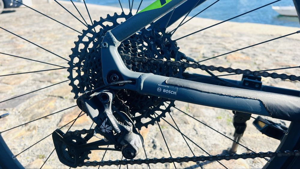 BTT eletrico Cube Bosch performance