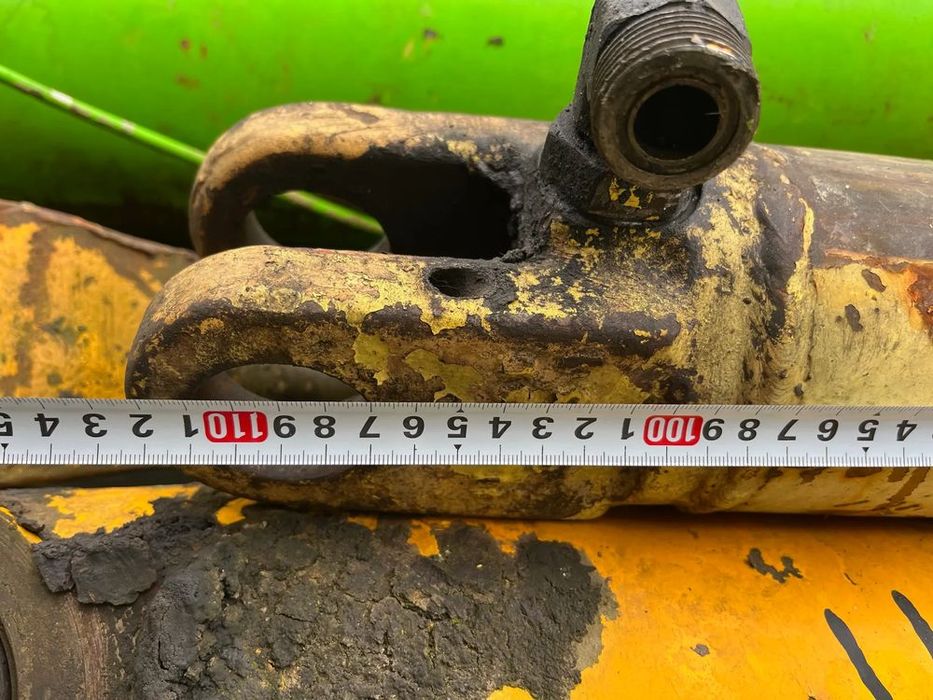 siłownik hydrauliczny cat 428 b