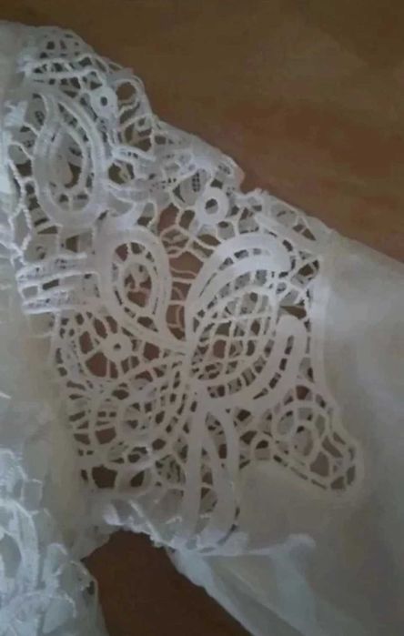 Bluzeczka damska z haftem marki Abercrombie z USA, nowa Xs