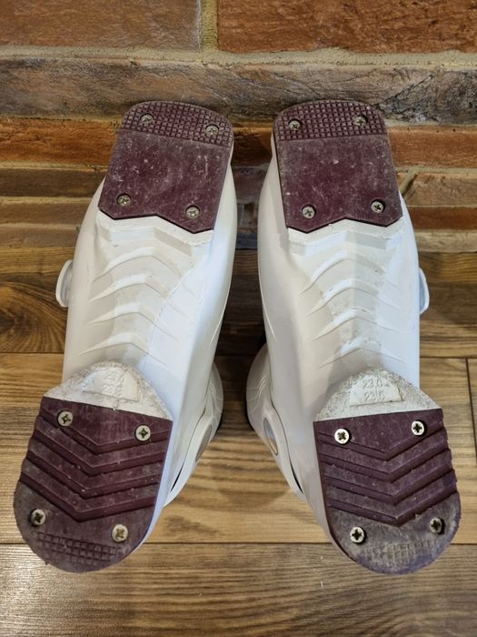 Buty narciarskie dziecięce Atomic rozmiar 23-23,5cm