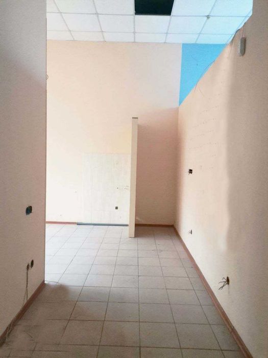 Продаж приміщення вільного призначення по Бульвару Центральному