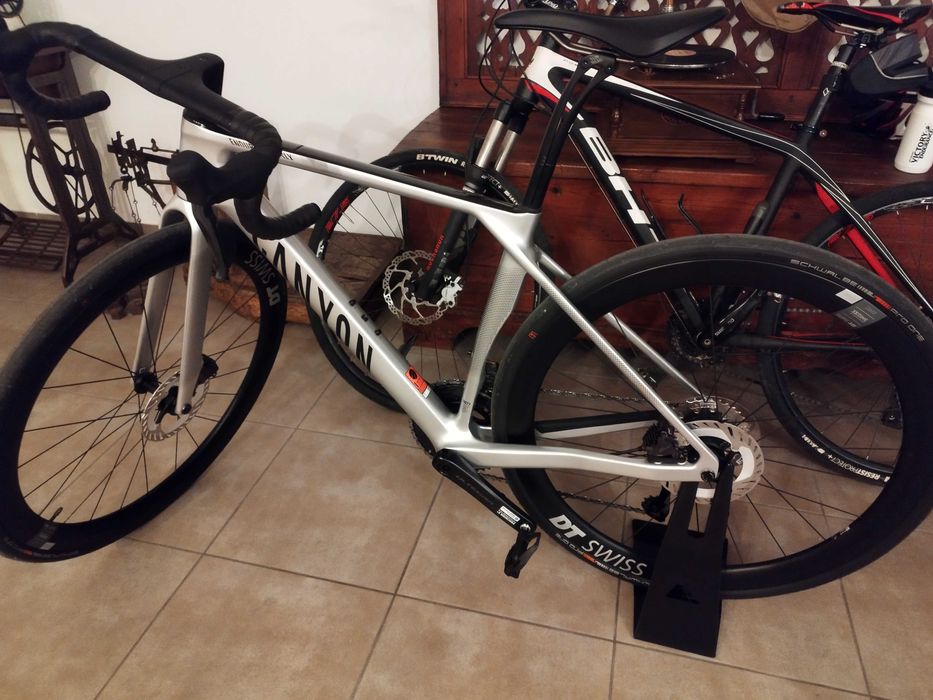 Bicicleta de estrada CANYON