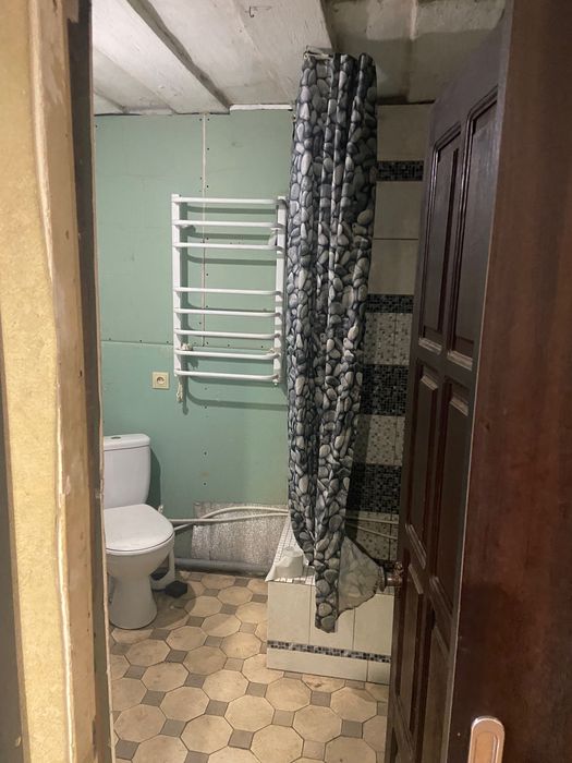 Продам невеликий будинок із зручностями, двома видами опалення