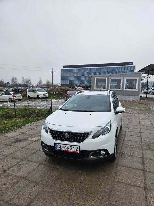 Wynajem aut / Wypożyczalnia samochodów / Lotnisko / Peugeot 2008
