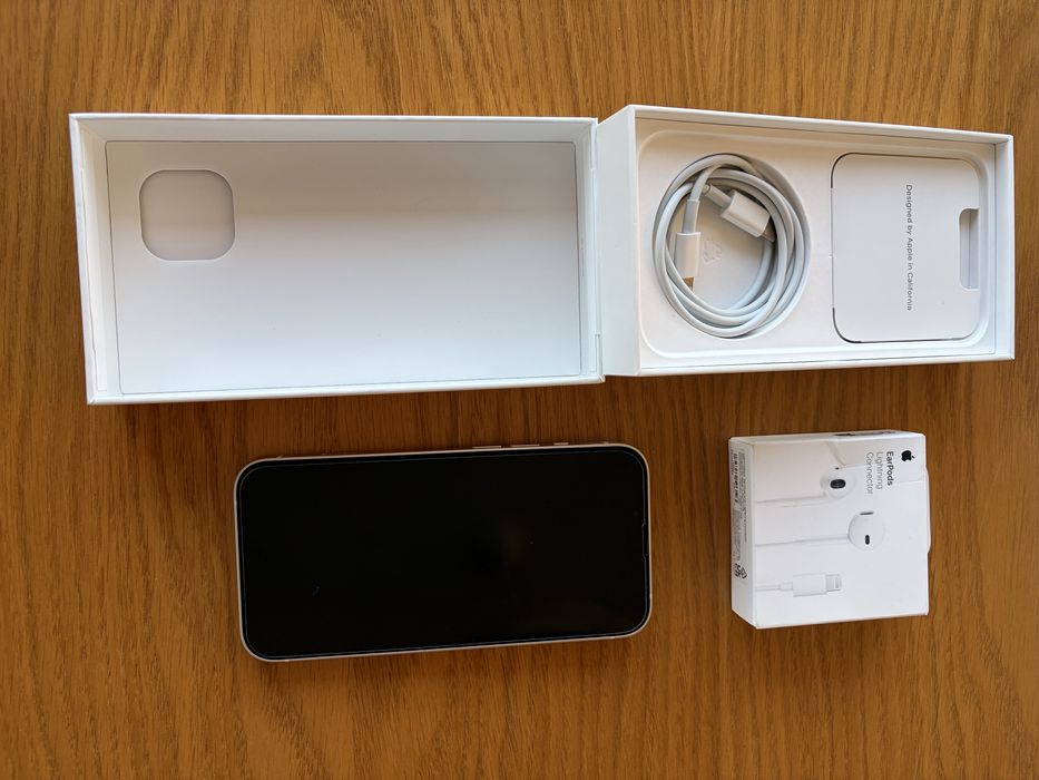 Iphone 13 128 GB, etui+ słuchawki