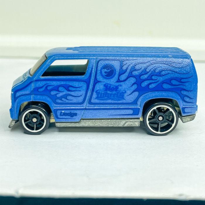 HotWheels ‘77 Dodge Van Custom Lote de 2 com rara Color Shifter