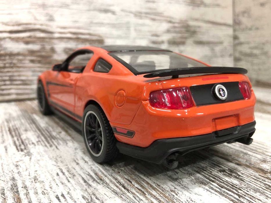 Металева машинка модель Chevrolet Camaro Ford Mustang