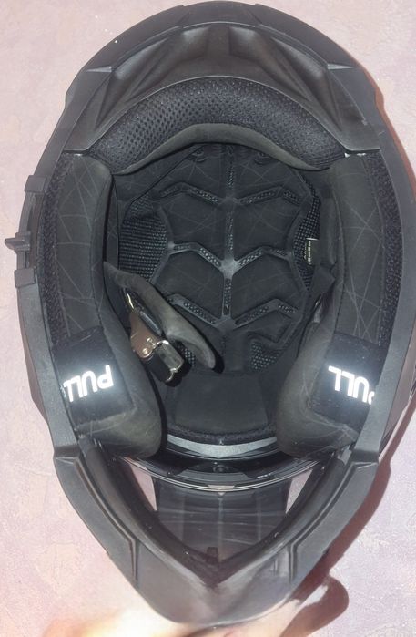 Продам мотошолом  LS2 MX436