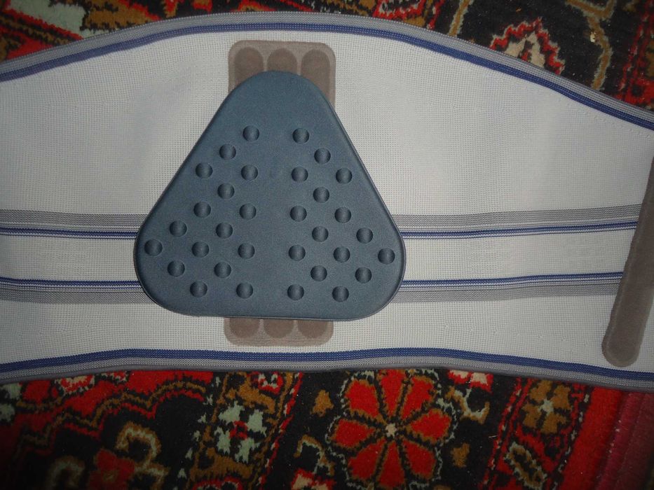 бандаж с массажным эфектом