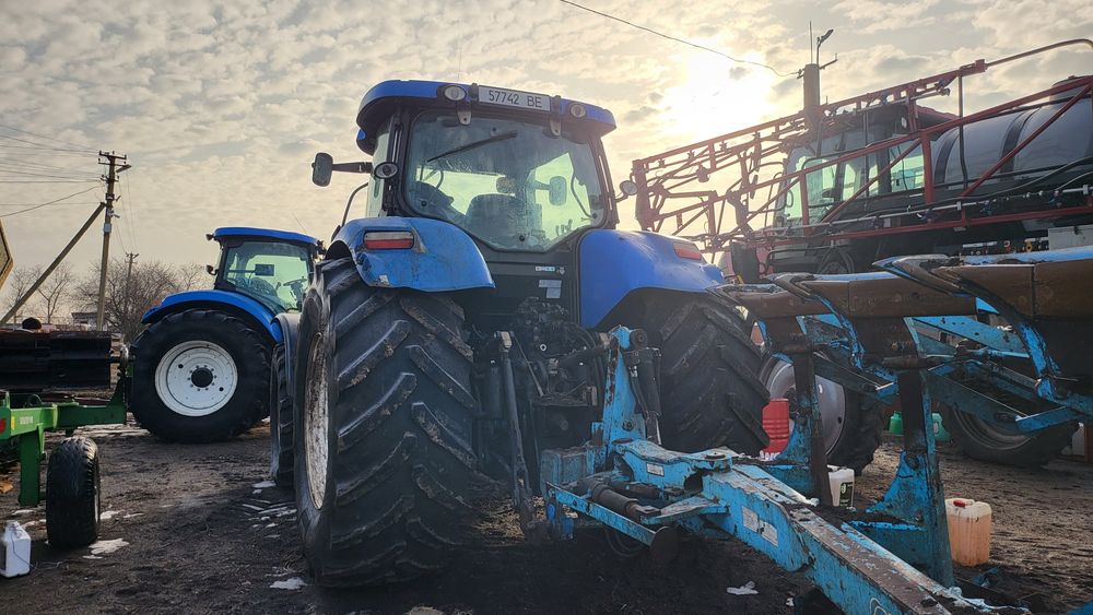 Трактора New Holland T7060