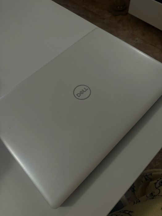 Dell Notebook with Intel Core i3 7th Generation462125327325614081