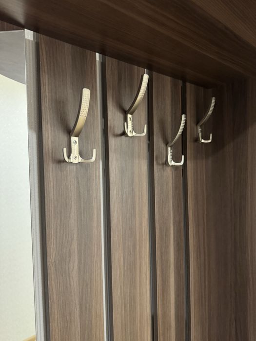 Продам передпокій  в доброму стані