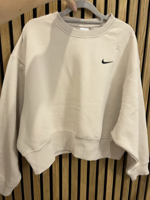 Кофта найк оригінал іде трішки укорочена стан нової