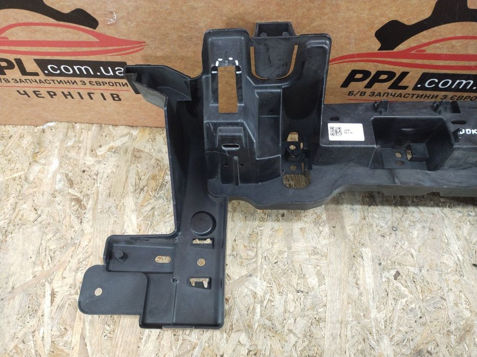 Peugeot 5008 13-17 Усилитель бампера переднего кронштейн