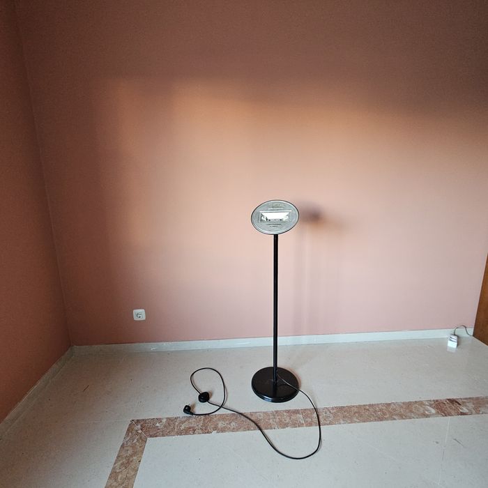 Candeeiro de pé altura regulável