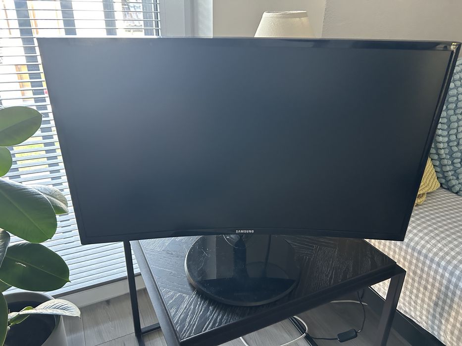 Monitor Samsung 27-cali, zakrzywiony ekran Full HD