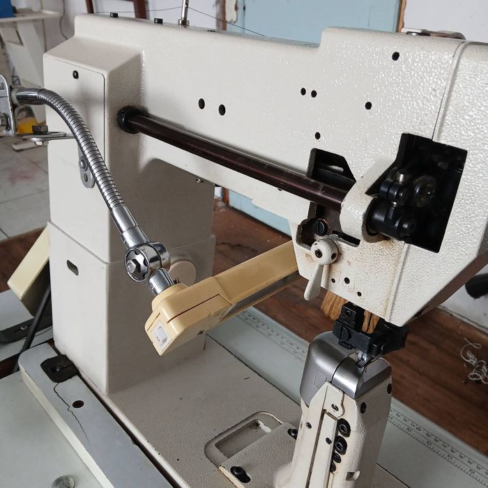 Колонкова швейна машина Beyoung BM-9910