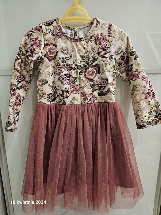 Sukienka w kwiaty rozmiar 98