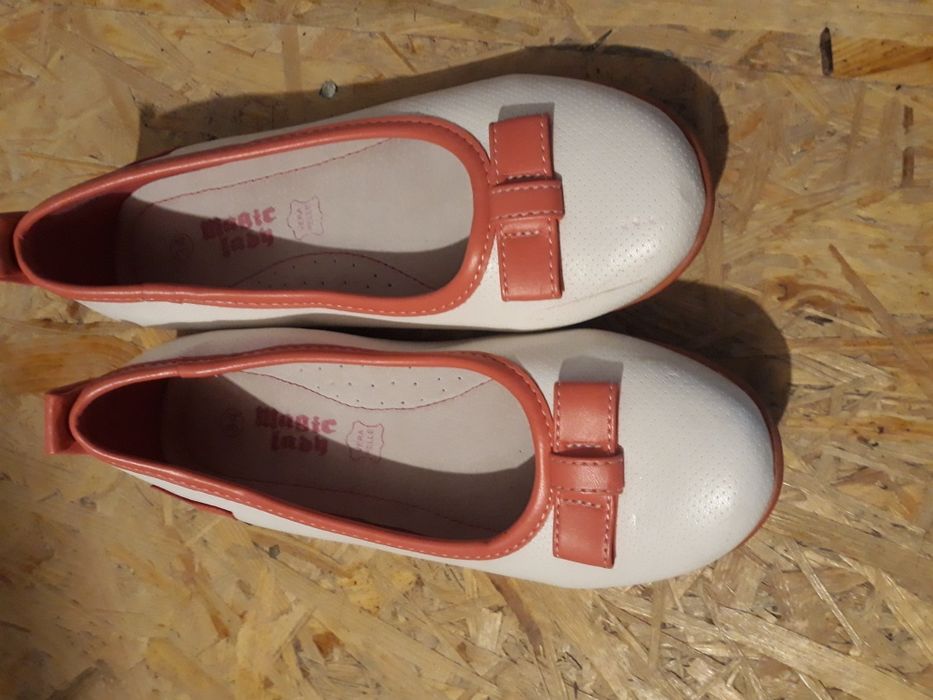 Buty pantofle białe rozm. 34