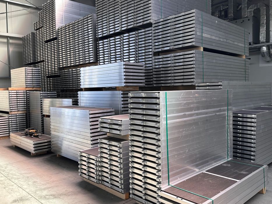 Rusztowanie typ plettac idealne na domki 12 m dł x 8,3 wys. około 100m