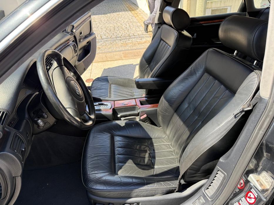 AUDI  A 8   2.8 Automático  Nacional