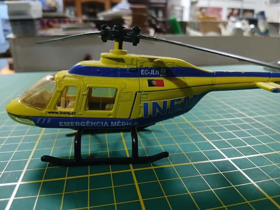 Helicóptero INEM miniatura Burago
