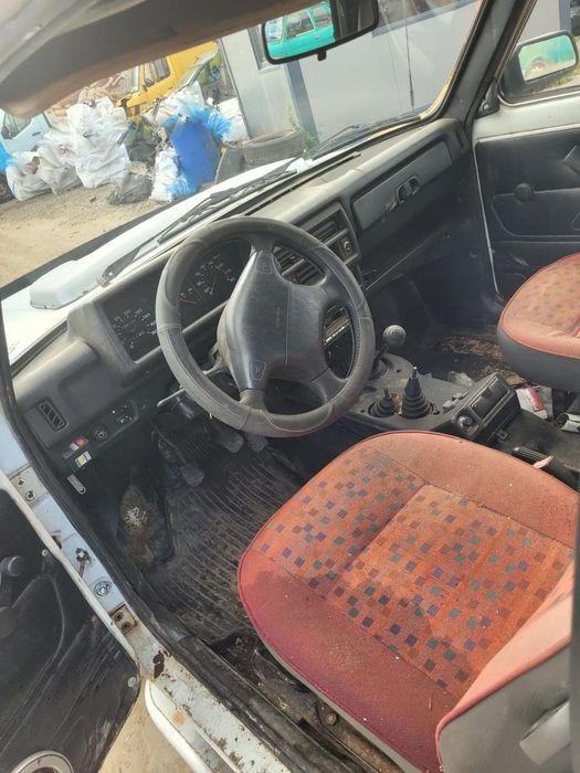 LADA NIVA 4x4 fotel kanapa deska kokpit podsufitka boczek podłokietnik licznik panel szyb stacyjka zestaw startowy