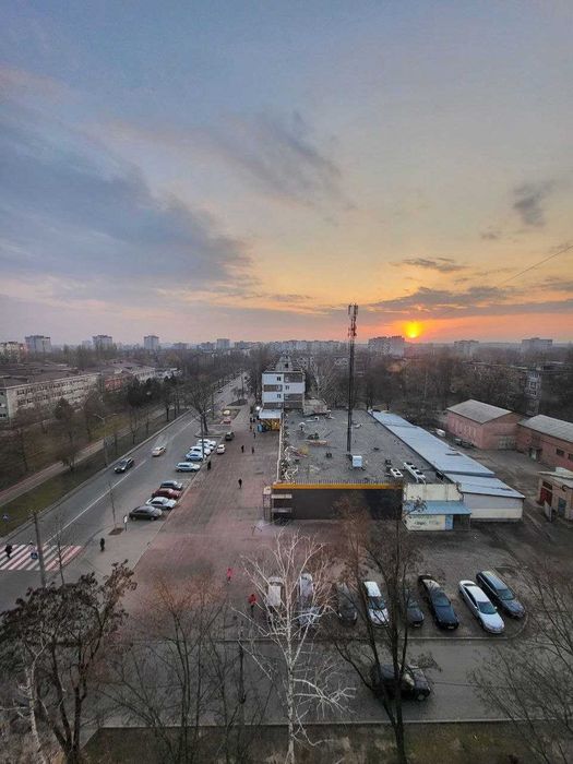 Продам 3 кімнатну квартиру по вул. Соборності (Доценка).єВідновлення.